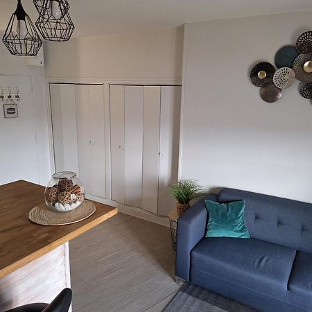 Appartement F2 Centre-Ville Issoire Avec Jolie Vue Exterior photo